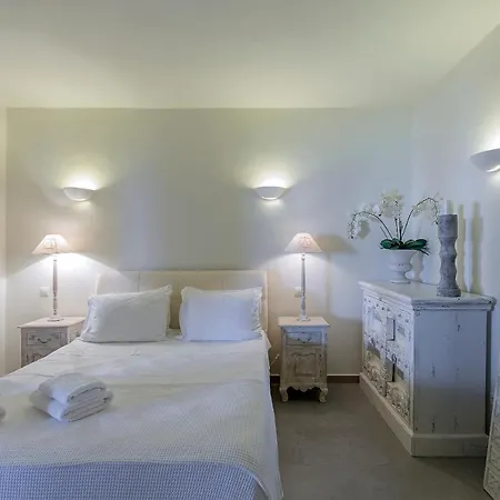 Pergisos By Whitelist Mykonos *
